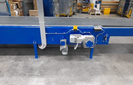 Circular_conveyor_belt_for_package_sorting_2